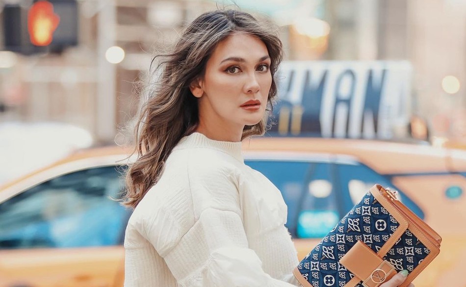 8 Bisnis Luna Maya, Dari Kuliner Hingga Kecantikan!