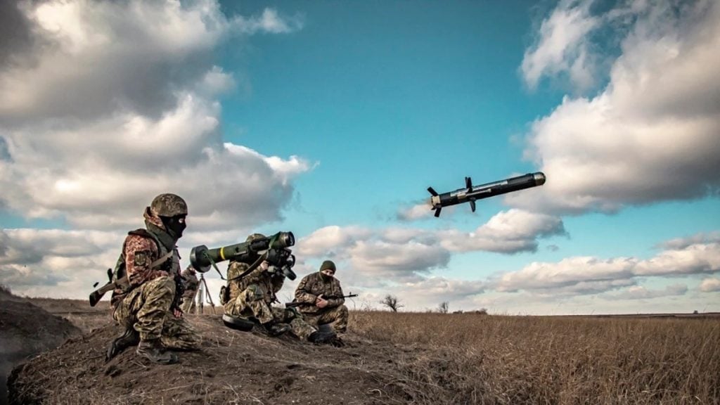 9 krajów które udzielają Ukrainie wsparcia militarnego