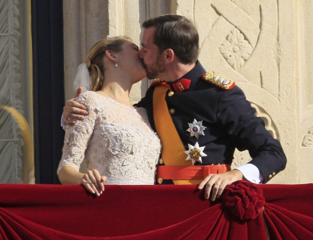 12 Most Memorable Royal Kisses Caught on Camera