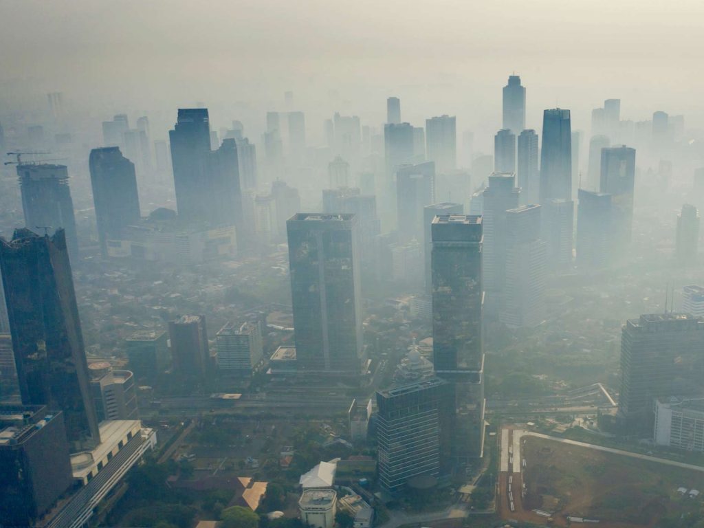 6 Cara Mengatasi Polusi Udara yang Mengganas Di Indonesia!