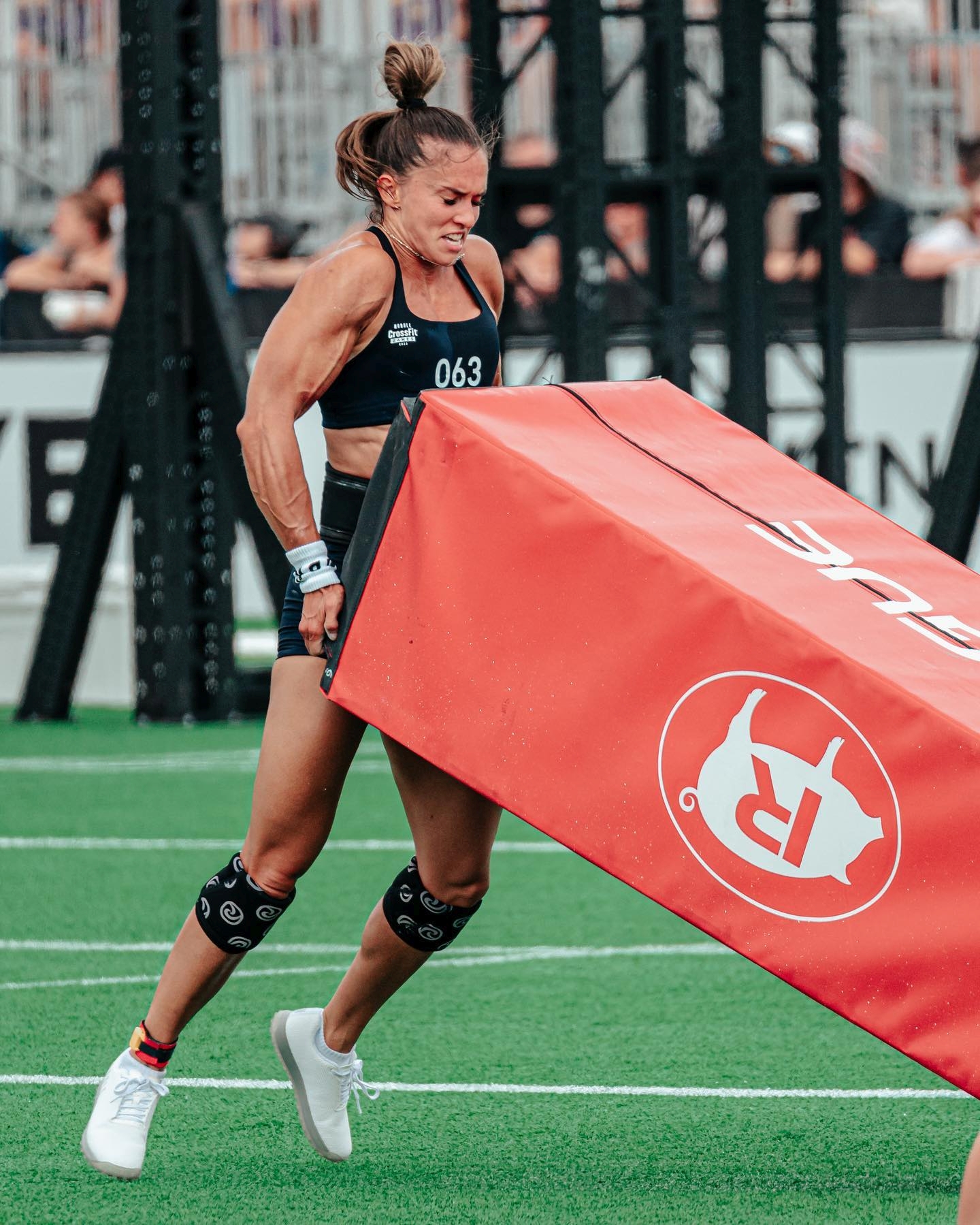 8 Best Female CrossFit Influencers on Instagram You Need To Follow