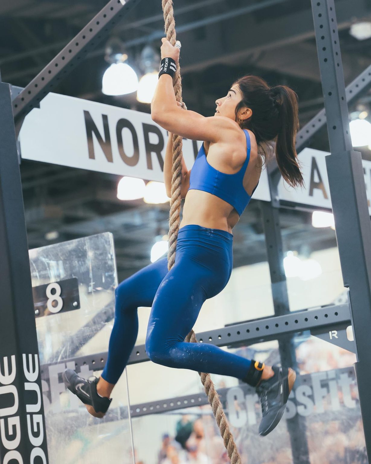 8 Best Female CrossFit Influencers on Instagram You Need To Follow