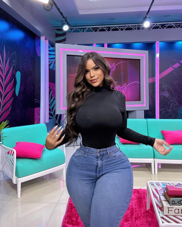 ≡ Gracie Bon TikTok's Curviest PlusSize Model Brain Berries