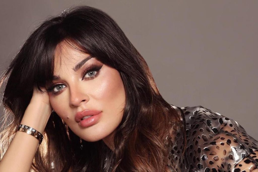 لماذا حذفت نادين نسيب نجيم منشورات أعمالها الفنية؟