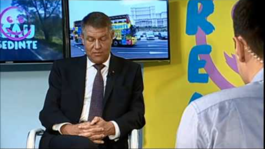 Care au fost cele mai ciudate momente cu Klaus Iohannis prinse pe camera?