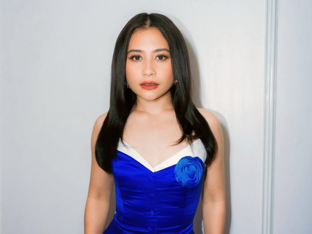 Kebiasaan Unik Artis, Gigit Kuku, Ngedot Hingga Cium Ketiak!