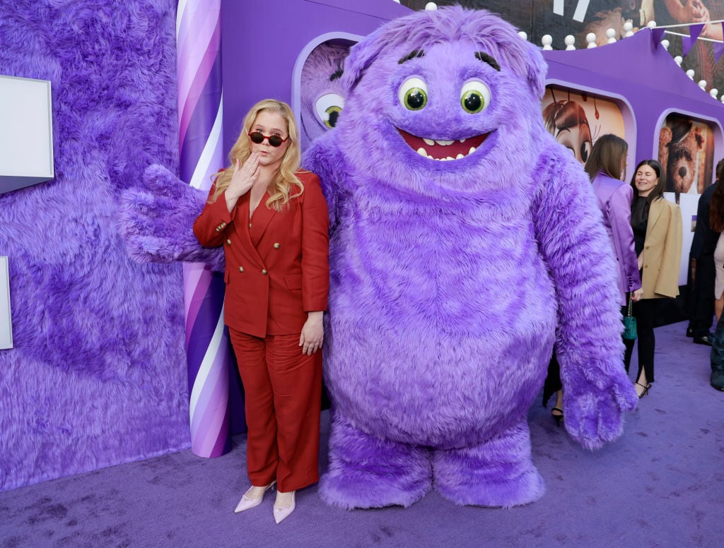 9 Celebs Who Might Have Lipedema 