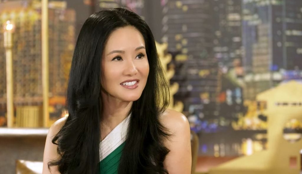 Ca sĩ Hồng Nhung chống chọi với ung thư vú: “Lúc mệt mỏi nhất mình phải đầu hàng”