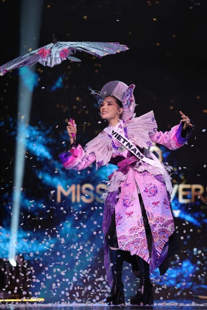 Những bộ trang phục dân tộc gây “bão” của đại diện Việt Nam tại Miss Universe